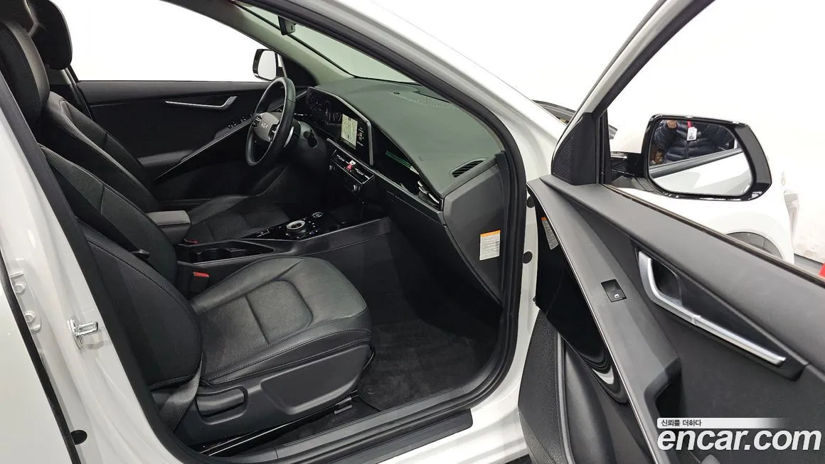 Kia Niro — фото 10