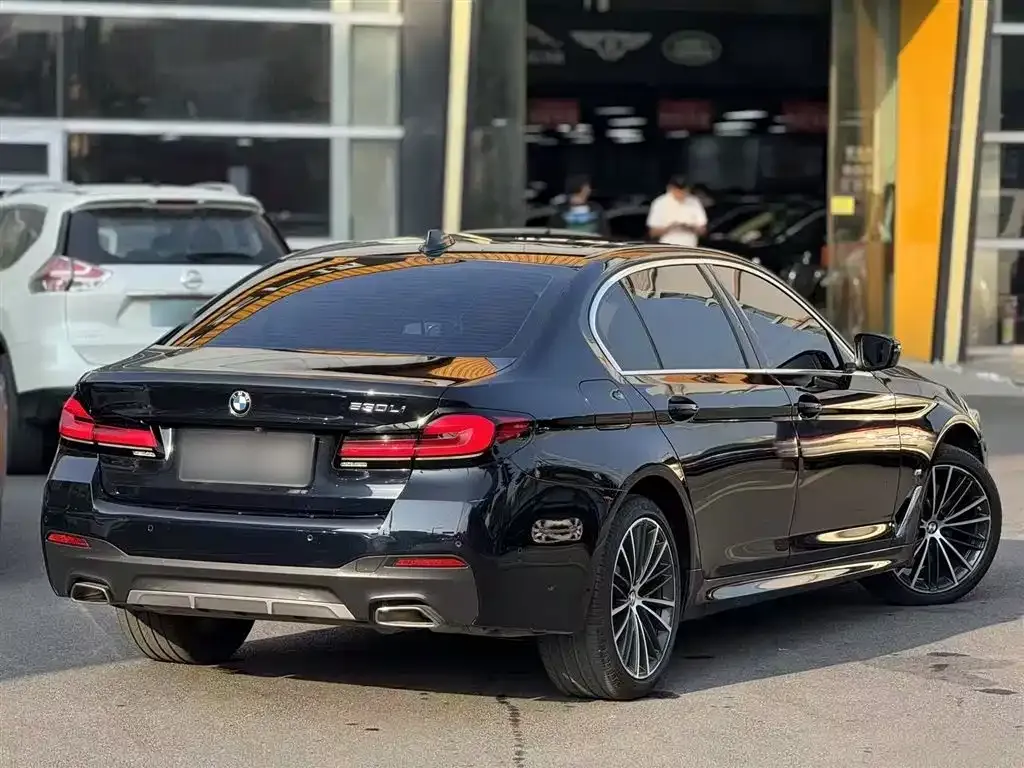 BMW 5 Series — фото 10