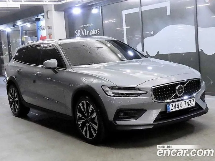 Volvo V60 — фото 1