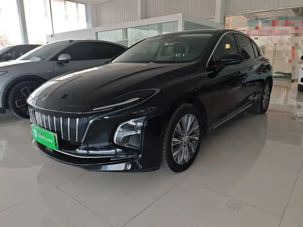 Hongqi E-QM5 — фото 1