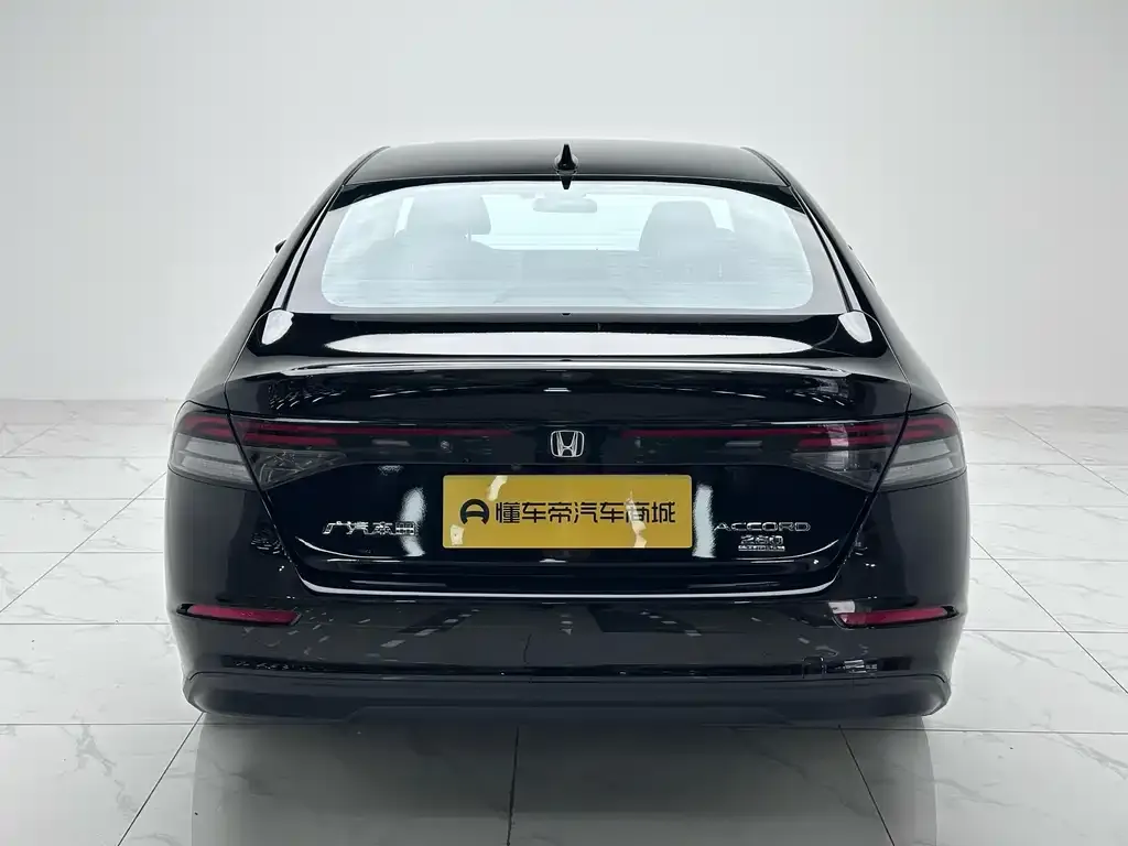 Honda Accord — фото 7