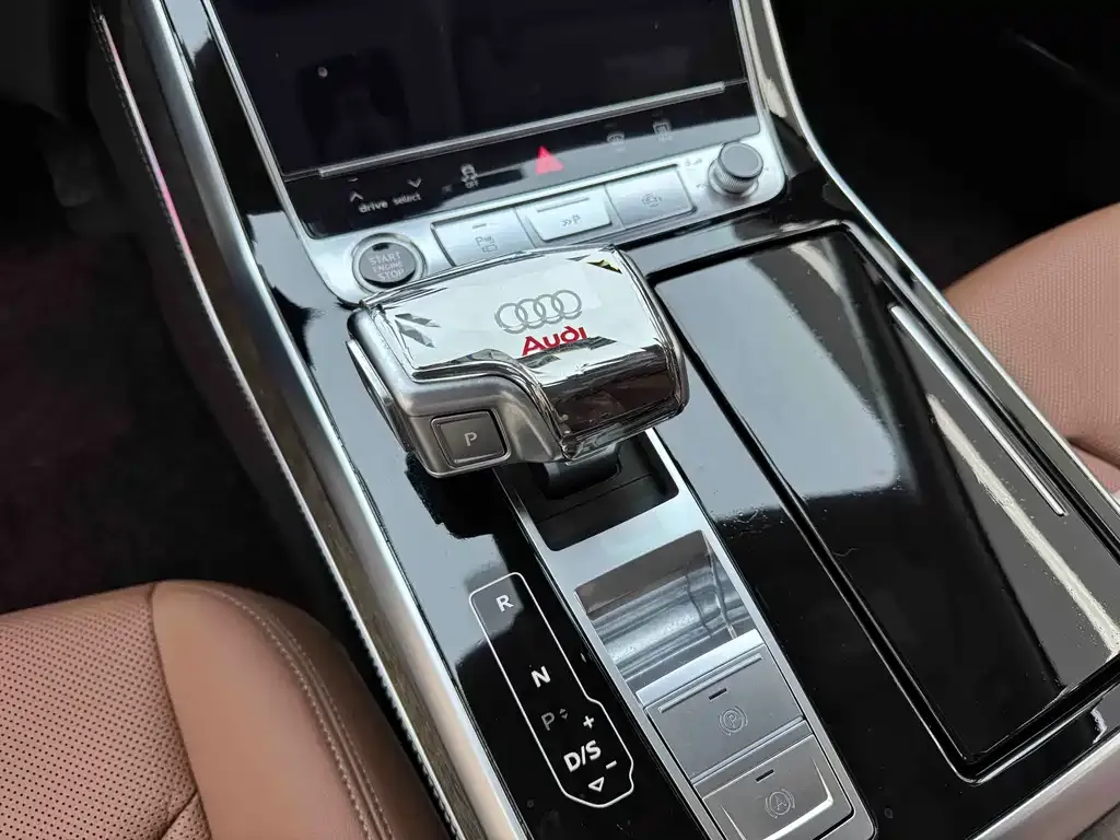 Audi Q7 — фото 9