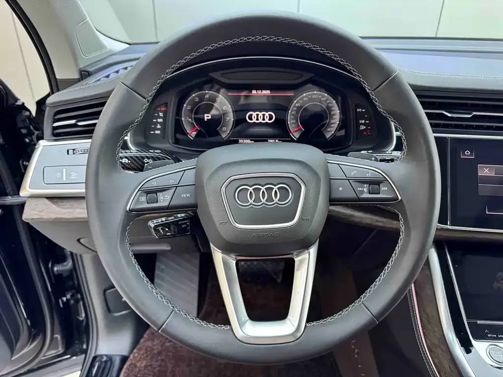 Audi Q7 — фото 5