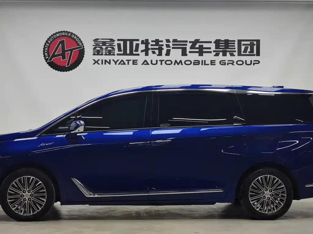 Buick GL8 Hybrid — фото 6