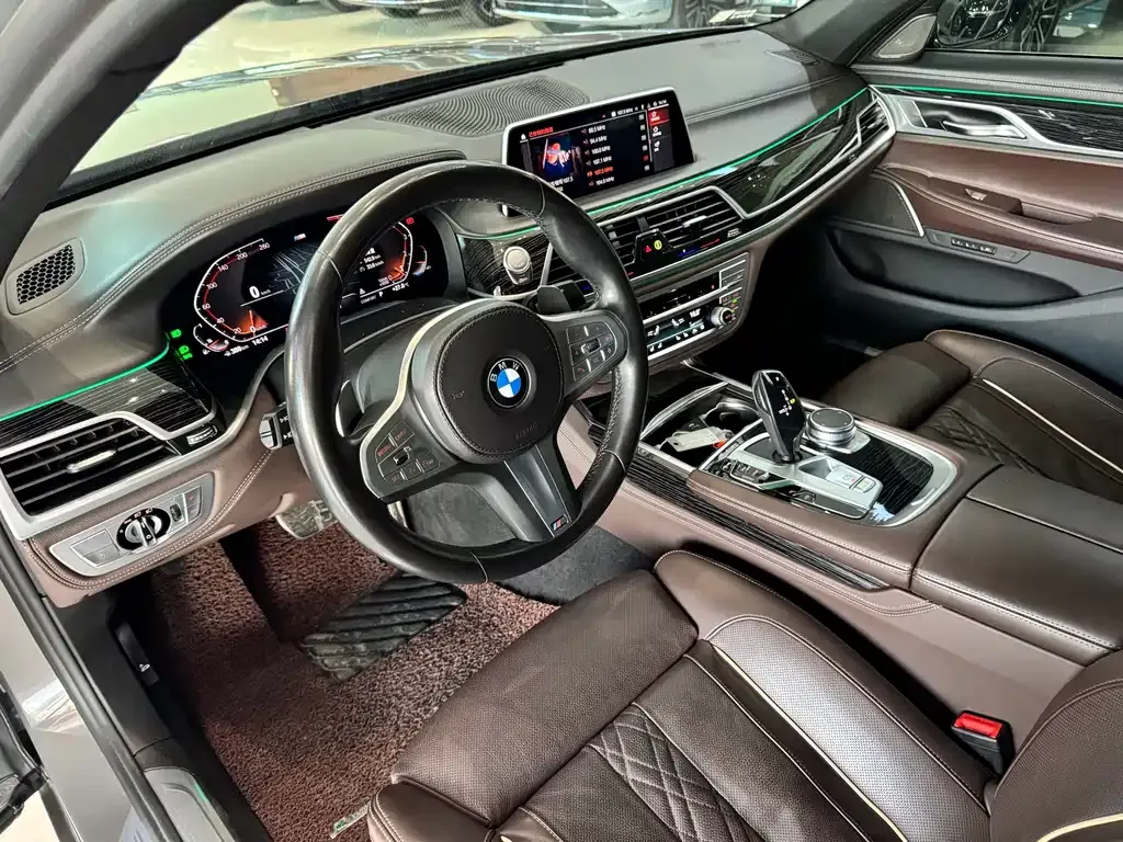 BMW 7 Series — фото 9