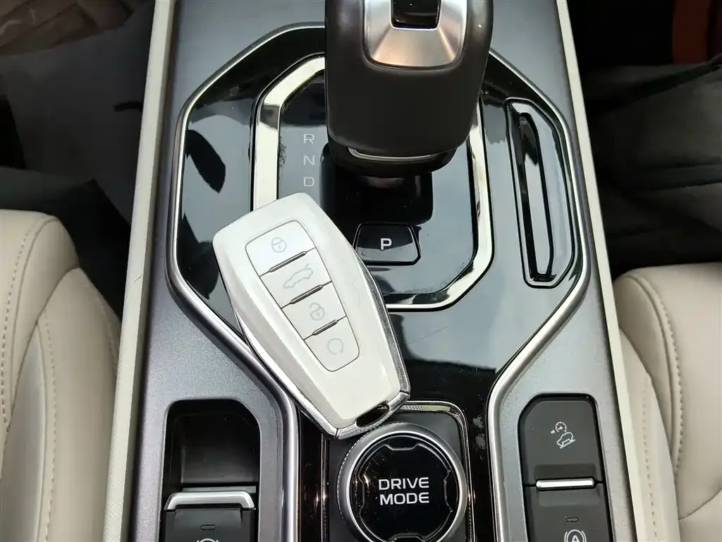 Geely Icon — фото 10