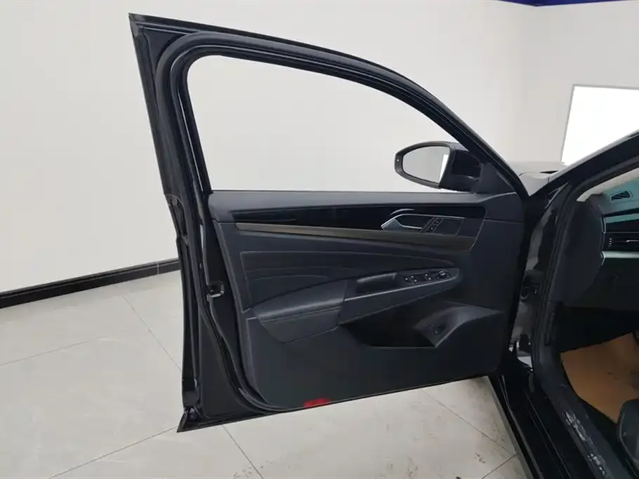 Volkswagen Passat — фото 4