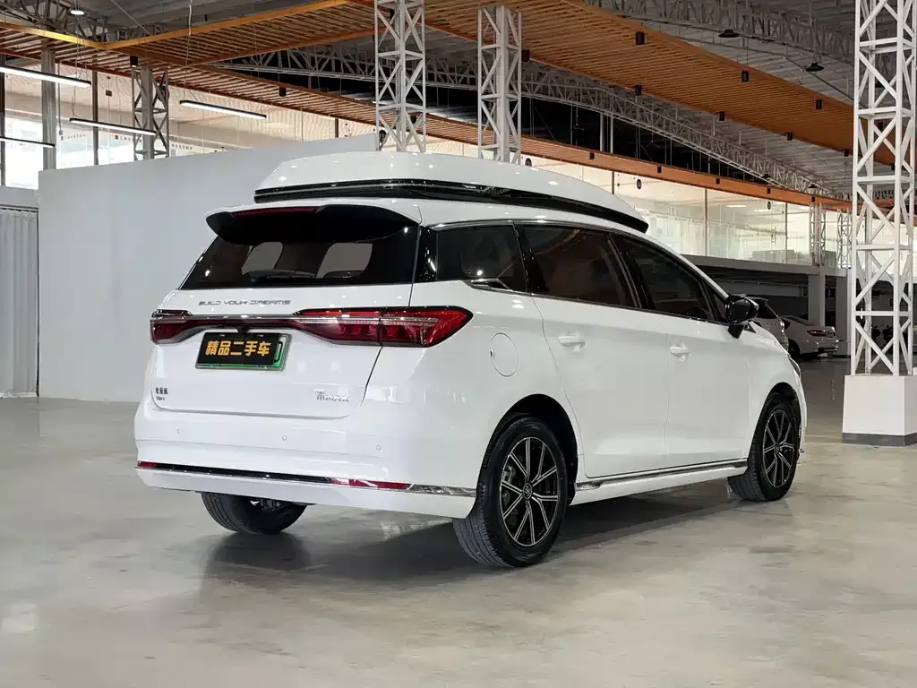 BYD MAX New Energy — фото 5