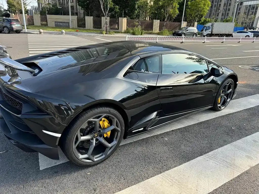 Lamborghini Huracan — фото 4