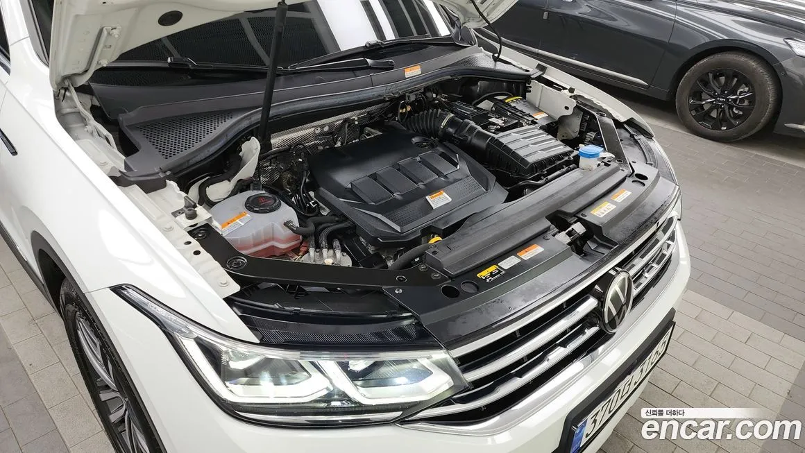Volkswagen Tiguan — фото 6