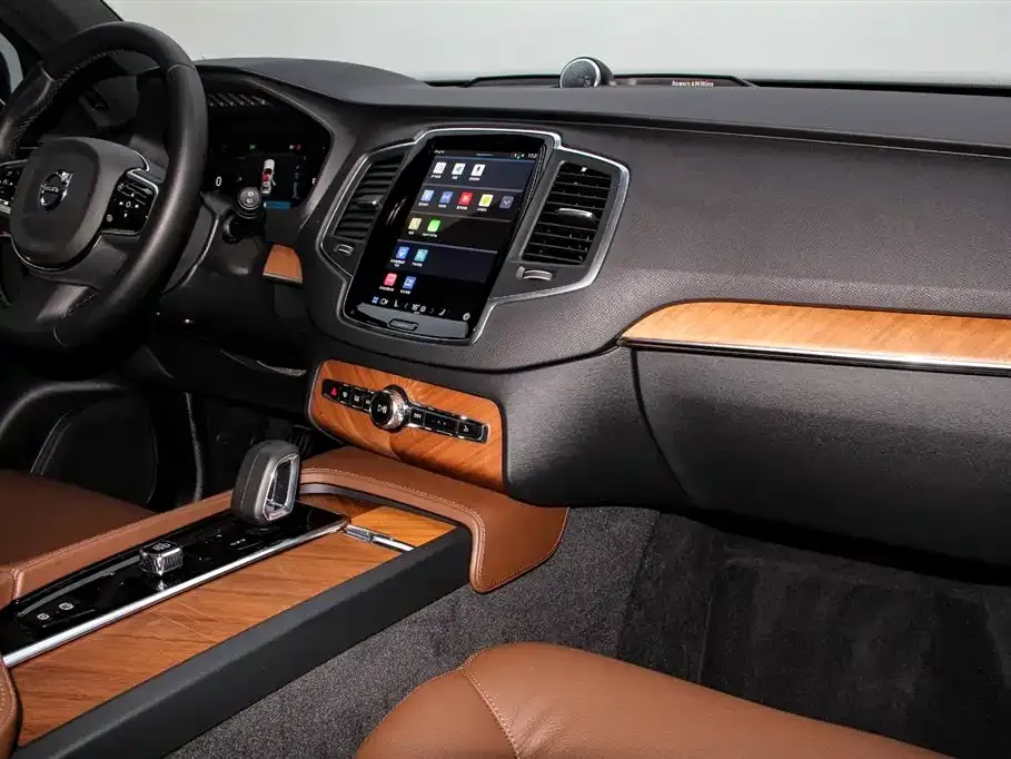 Volvo XC90 — фото 10