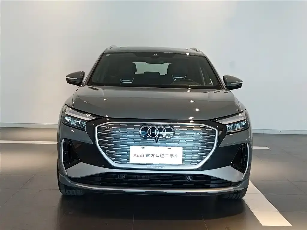 Audi Q4 e-tron — фото 2