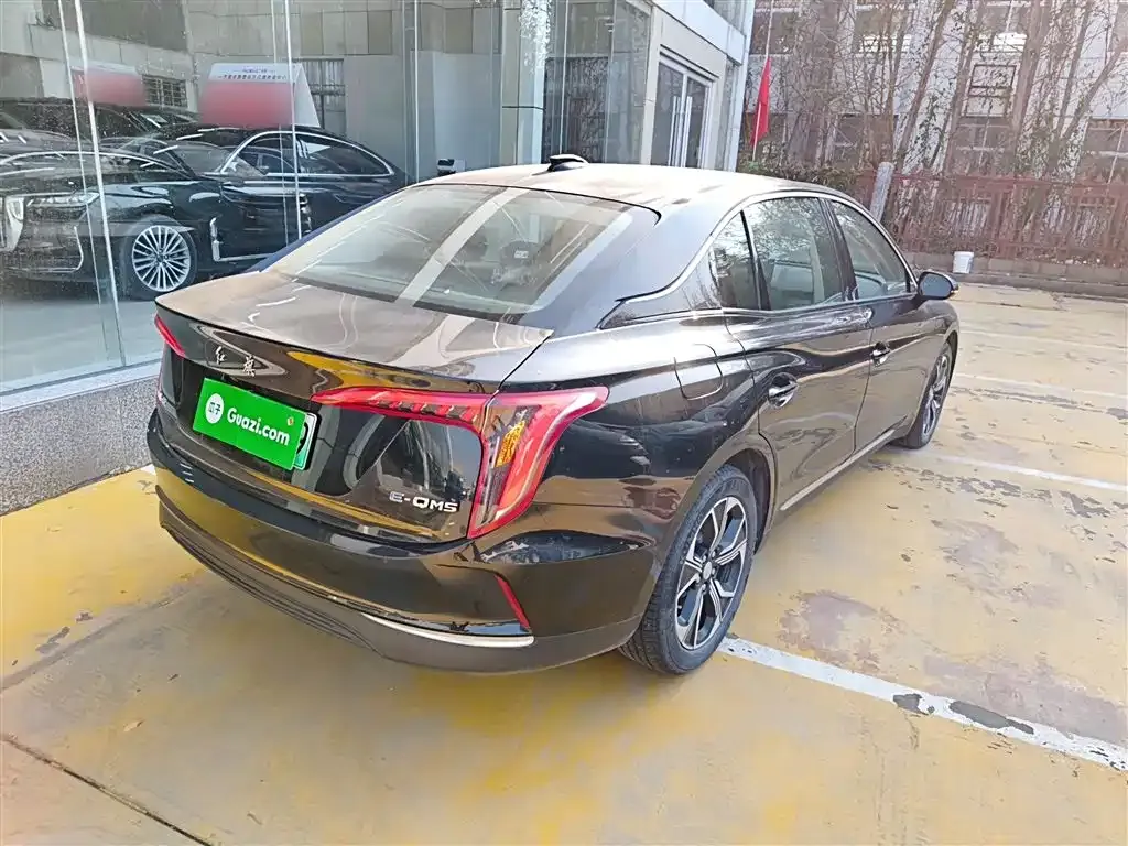 Hongqi E-QM5 — фото 7