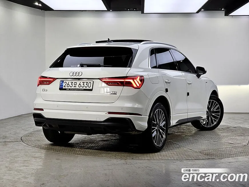 Audi Q3 — фото 10