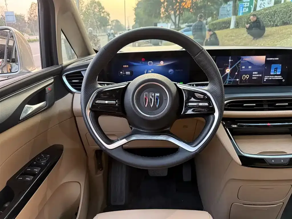 Buick GL8 Hybrid — фото 5