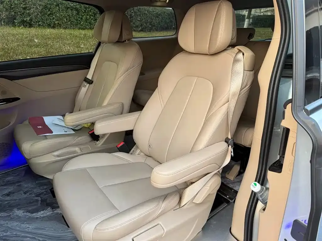 Buick GL8 Hybrid — фото 7
