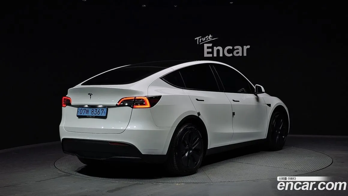 Tesla Model Y — фото 2