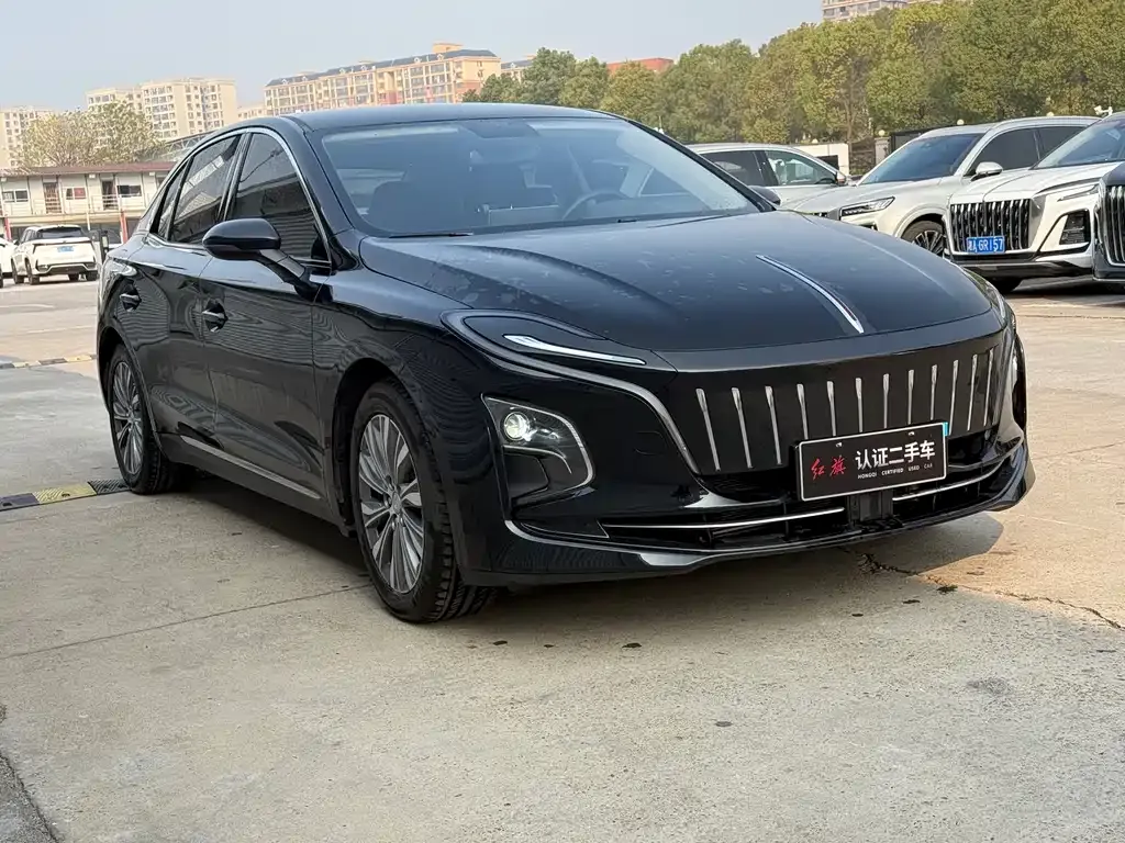 Hongqi E-QM5 — фото 3