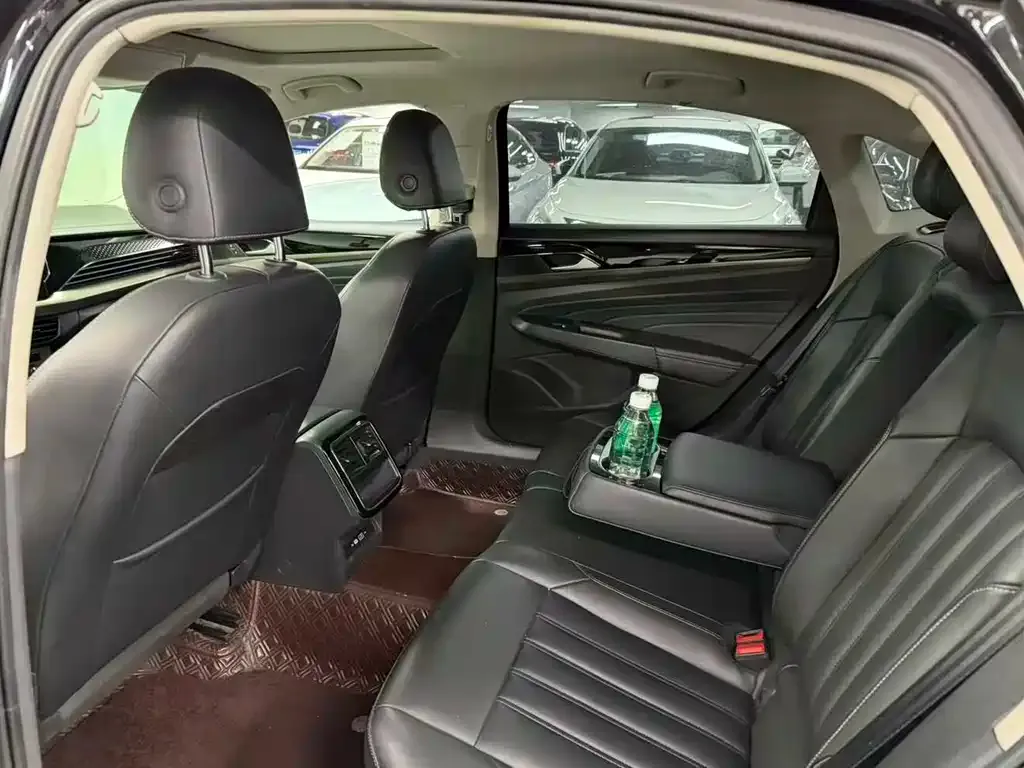 Volkswagen Passat — фото 3