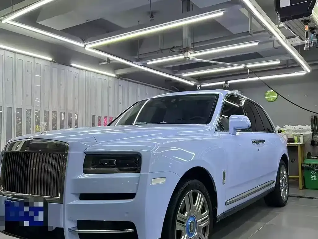 Rolls-Royce Cullinan — фото 1