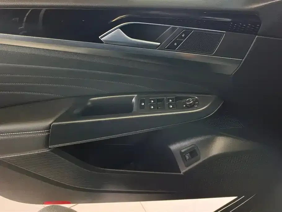 Volkswagen Passat — фото 10