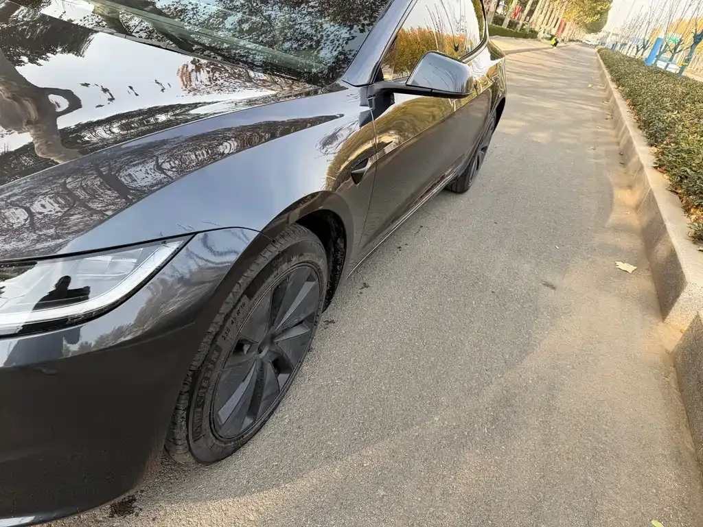 Tesla Model 3 — фото 3