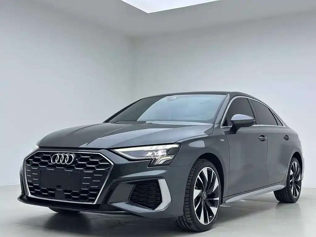 Audi A3 — фото 1