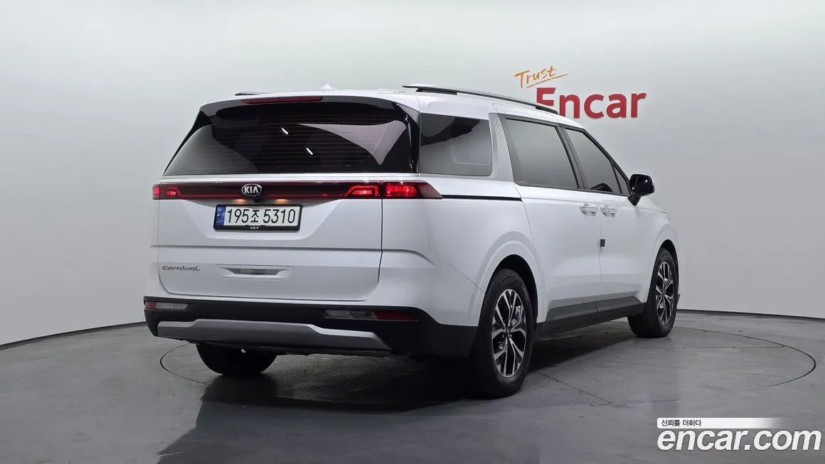 Kia Carnival — фото 2
