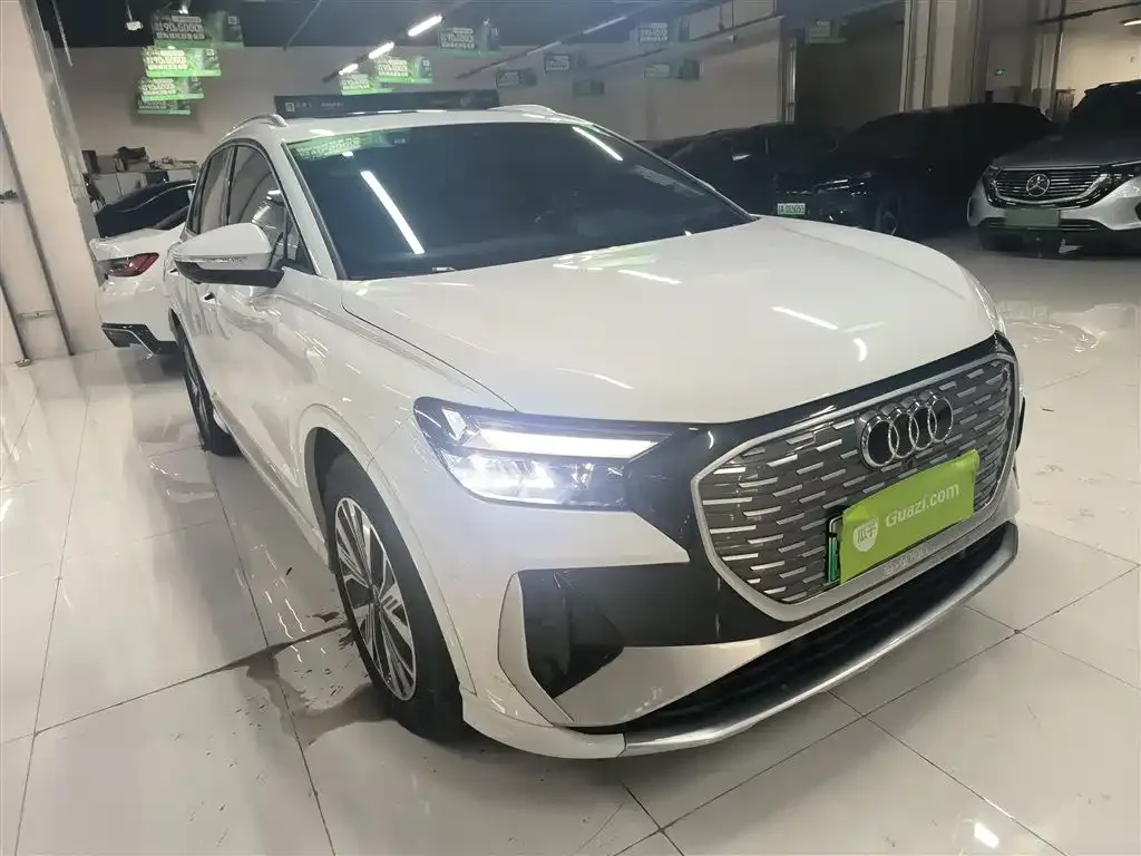 Audi Q4 e-tron — фото 10