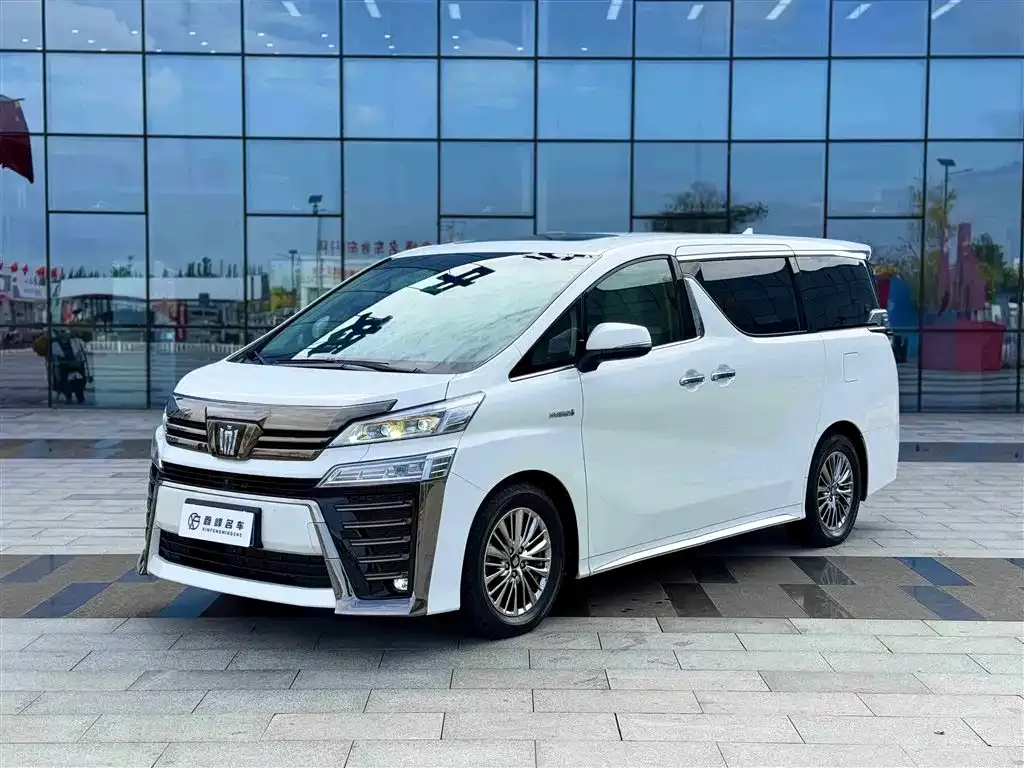 Toyota Vellfire — фото 1
