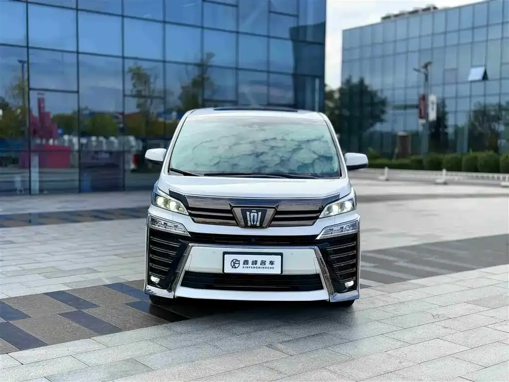 Toyota Vellfire — фото 2