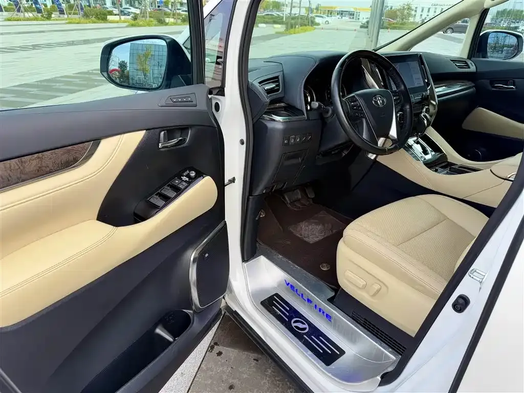 Toyota Vellfire — фото 7
