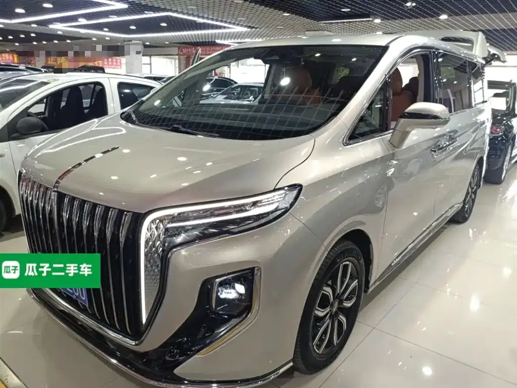 Hongqi HQ9 — фото 1