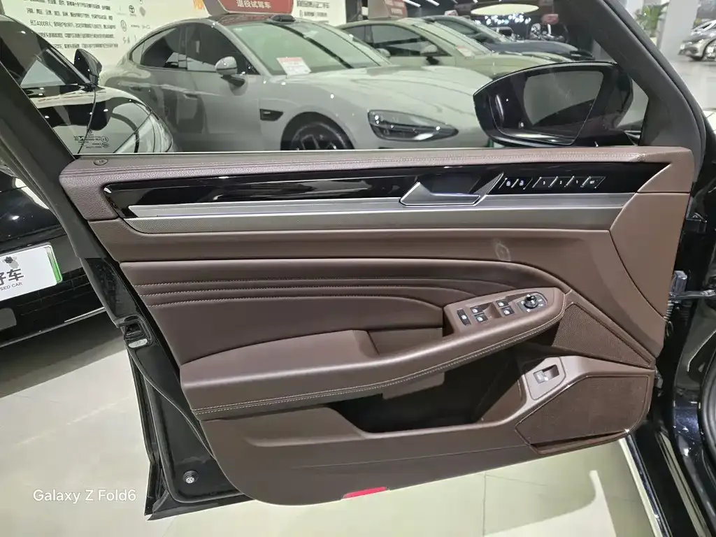 Volkswagen Phideon — фото 7