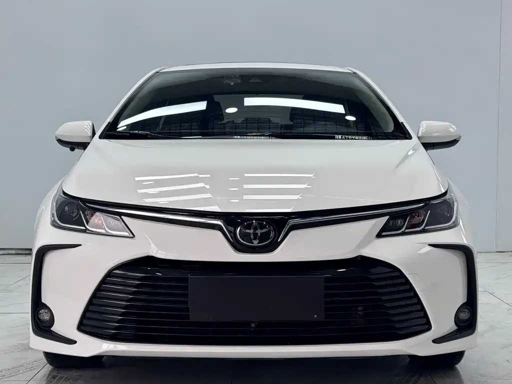 Toyota Corolla — фото 2