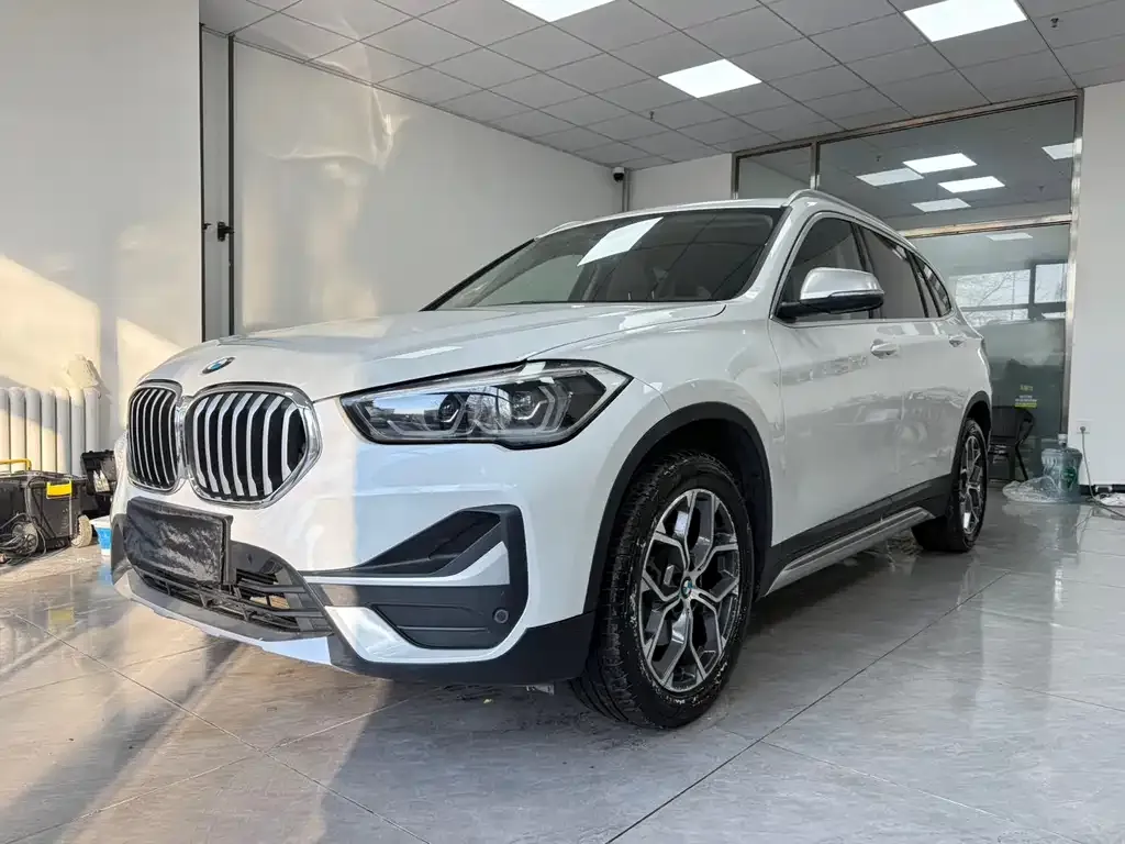 BMW X1 — фото 1