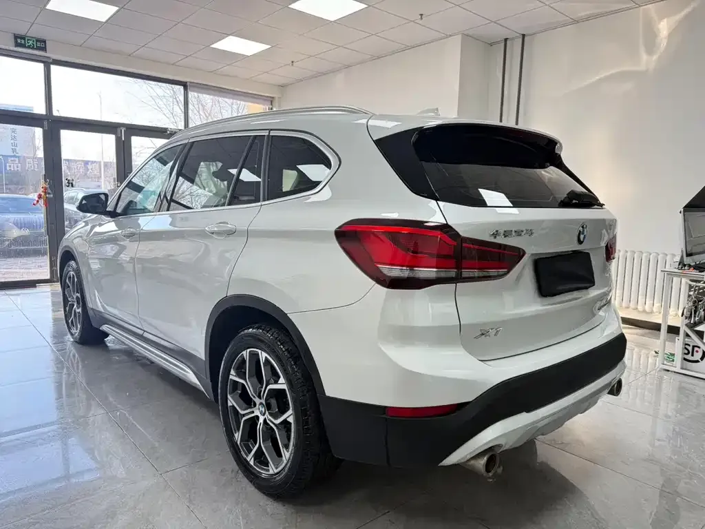 BMW X1 — фото 10
