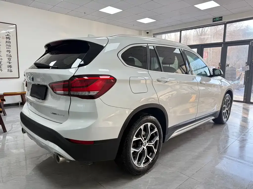 BMW X1 — фото 7