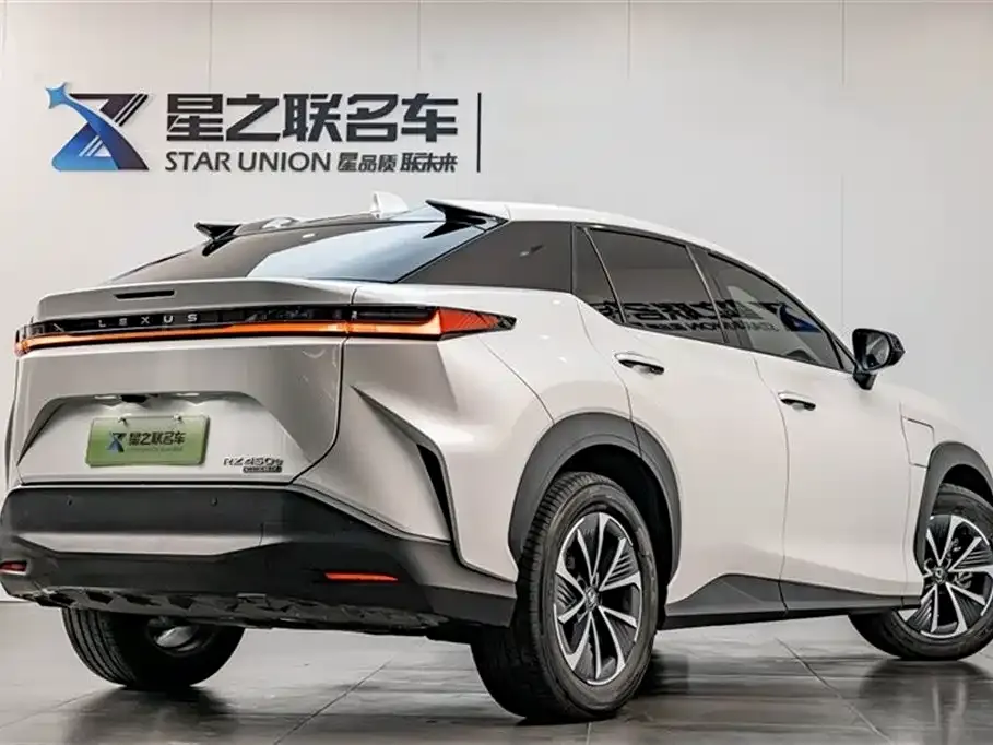 Lexus RZ — фото 2