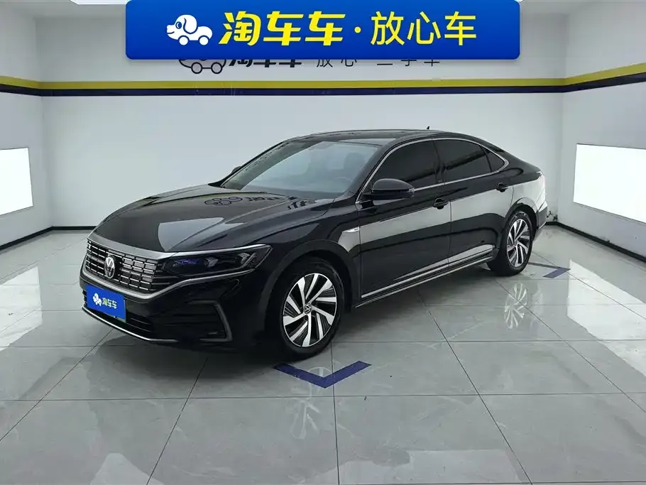 Volkswagen Passat New Energy — фото 1