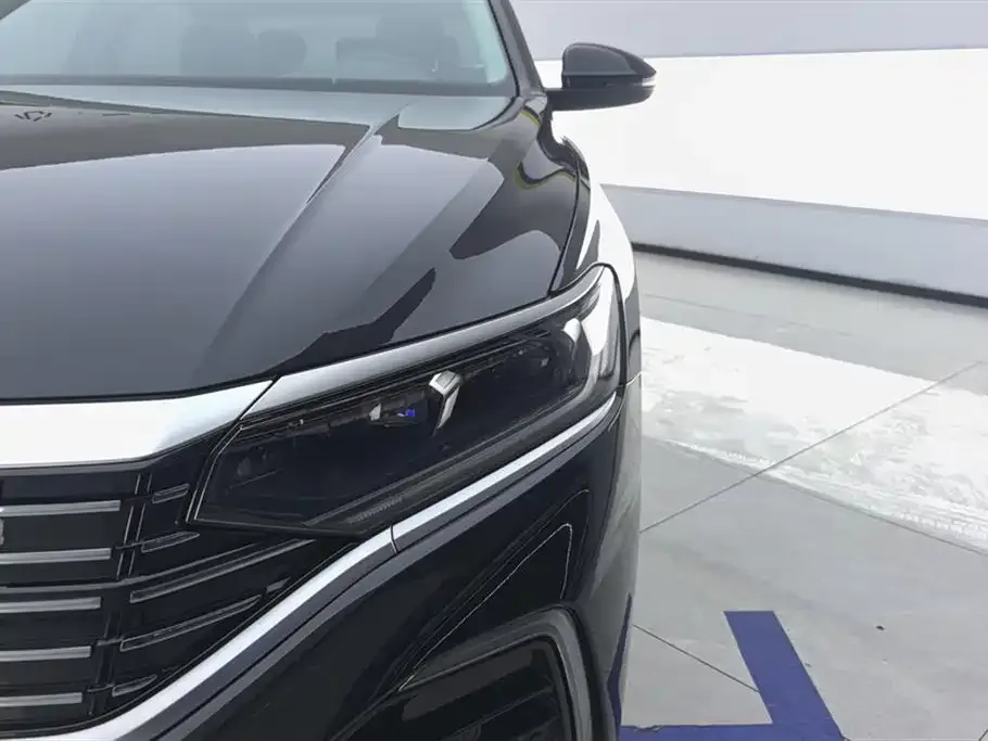 Volkswagen Passat New Energy — фото 3