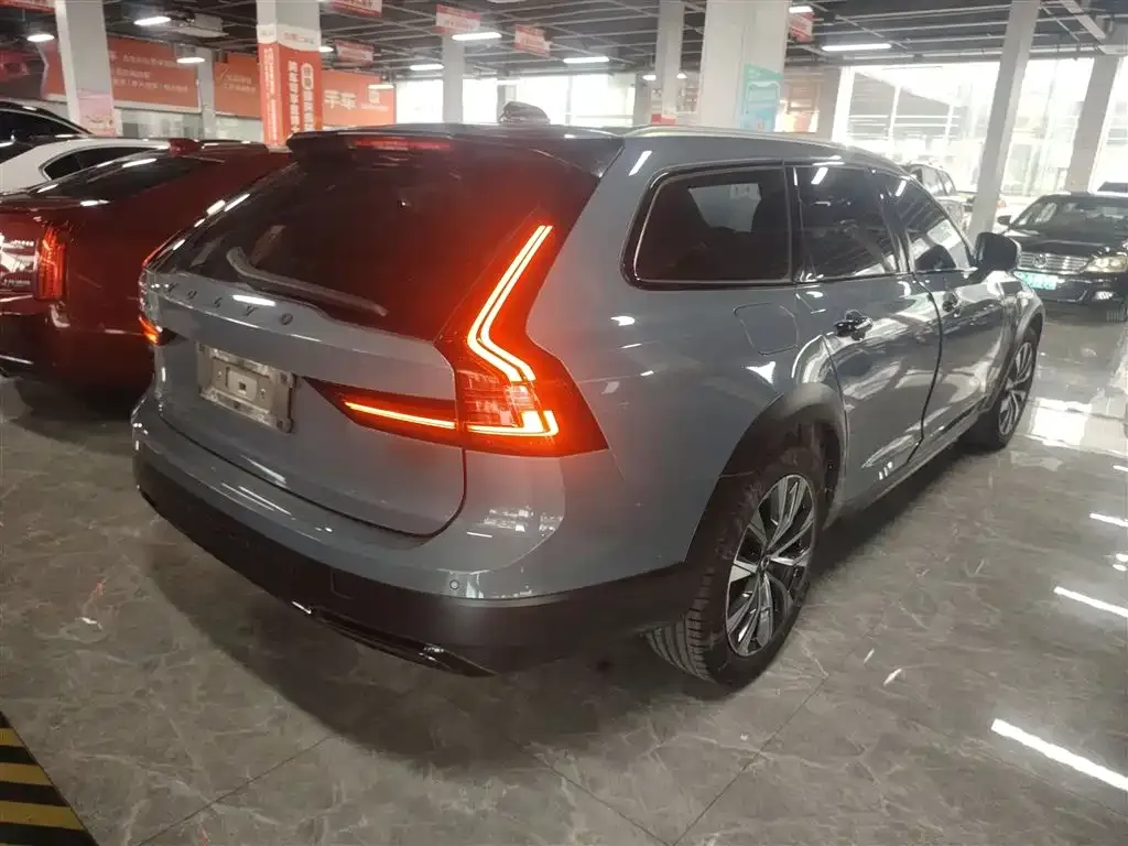 Volvo V90 — фото 10
