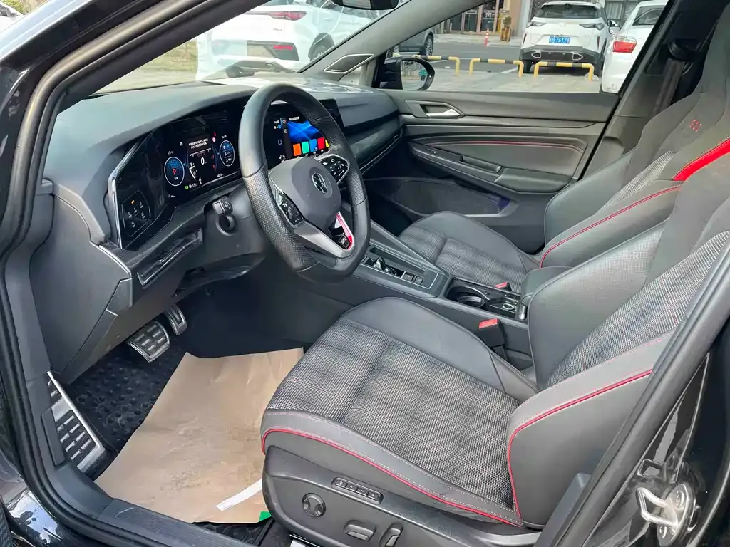 Volkswagen Golf GTI — фото 7