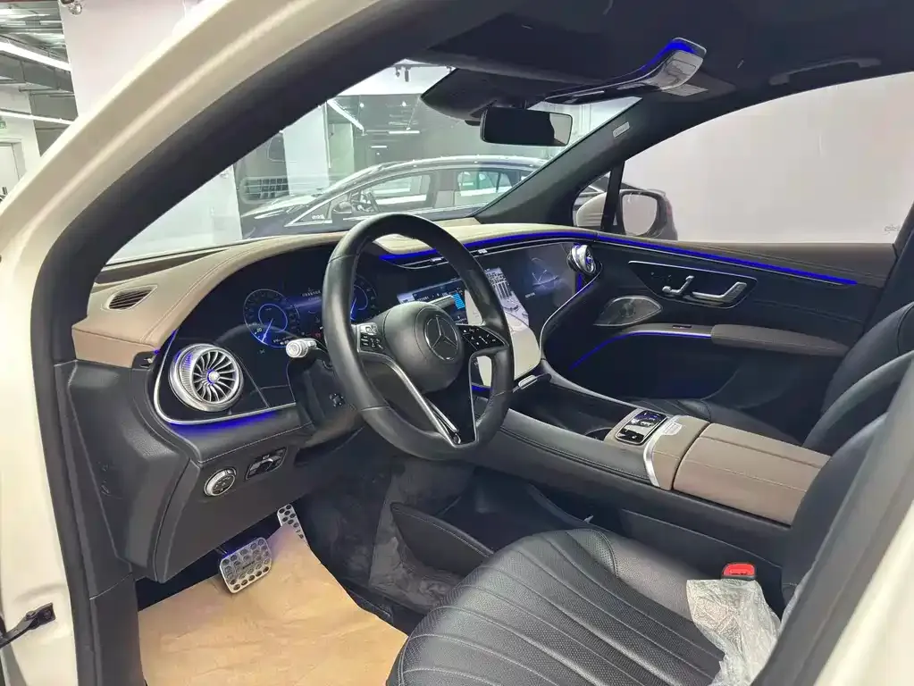 Mercedes-Benz EQS SUV — фото 9