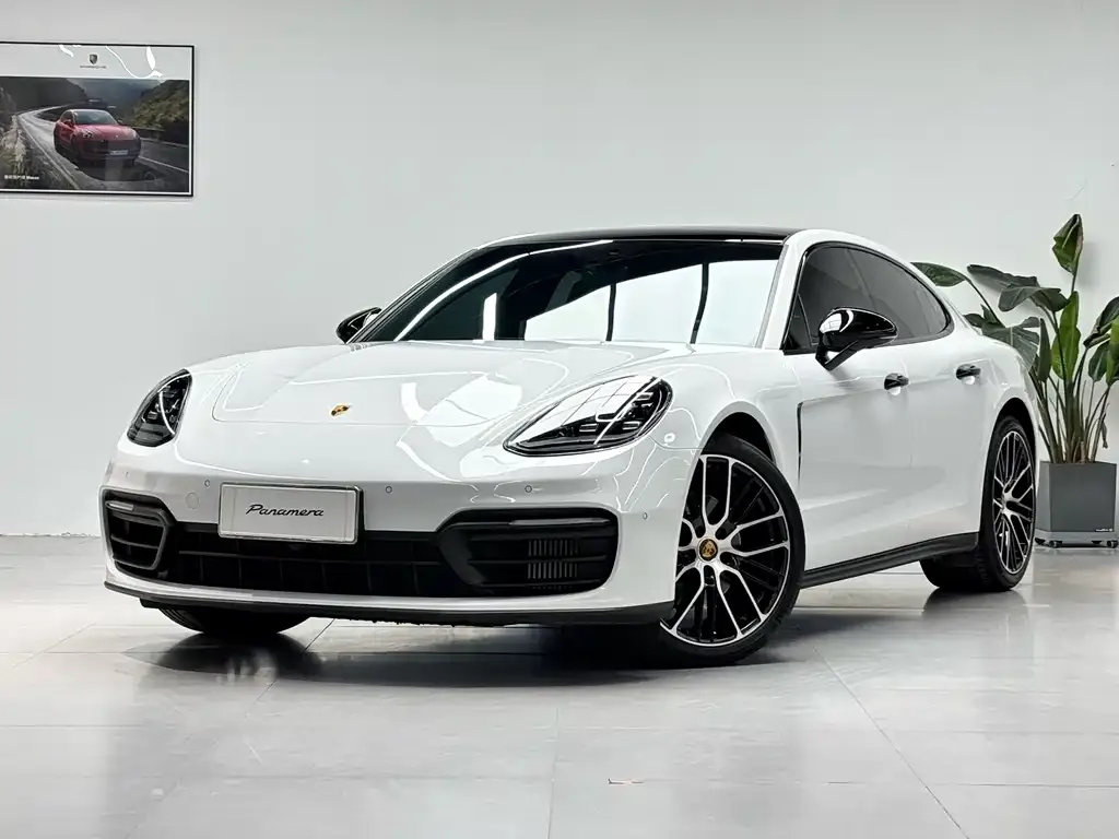 Porsche Panamera — фото 1