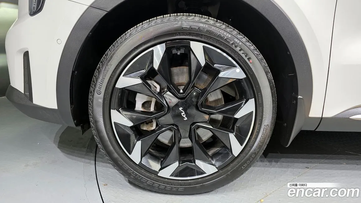 Kia Sorento — фото 5