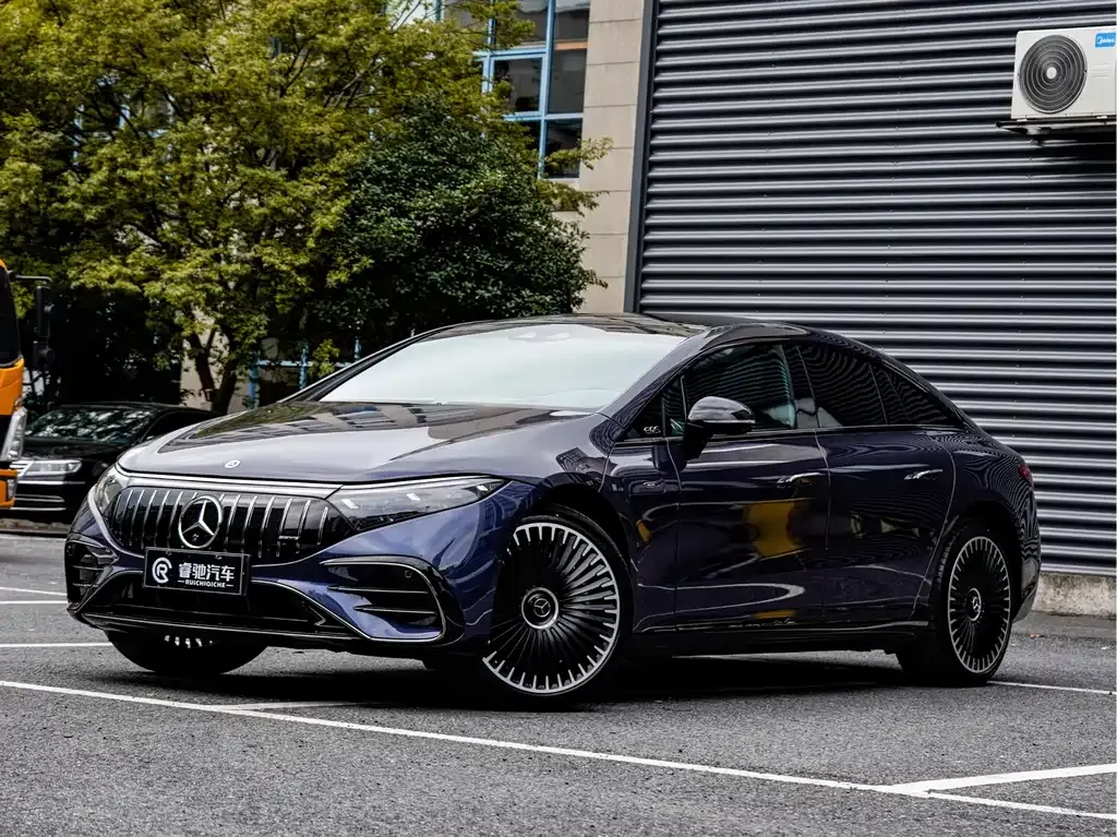 Mercedes-Benz EQS AMG — фото 10