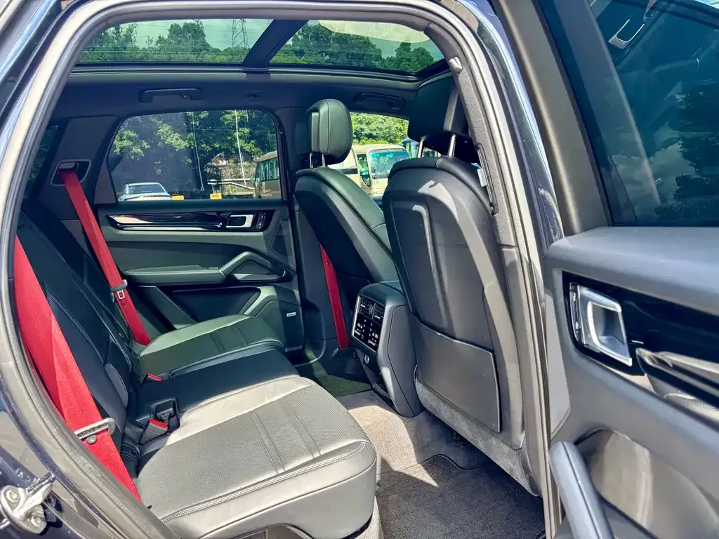 Porsche Cayenne Hybrid — фото 10