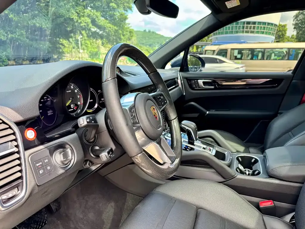 Porsche Cayenne Hybrid — фото 7