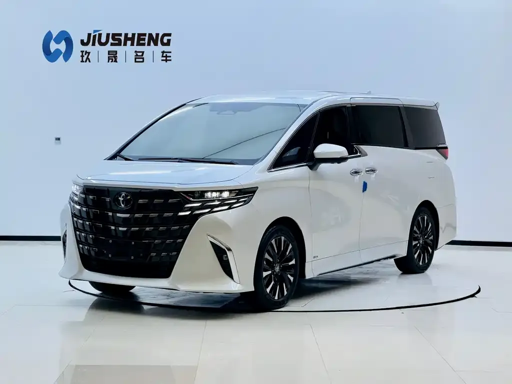 Toyota Alphard — фото 1
